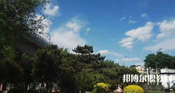 唐山市豐南區(qū)中等專業(yè)學(xué)校地址，乘車路線