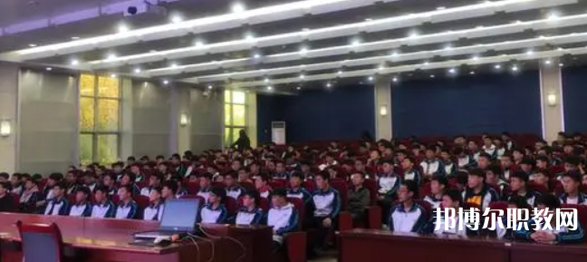 秦皇島市中等專業(yè)學(xué)校地址，乘車路線