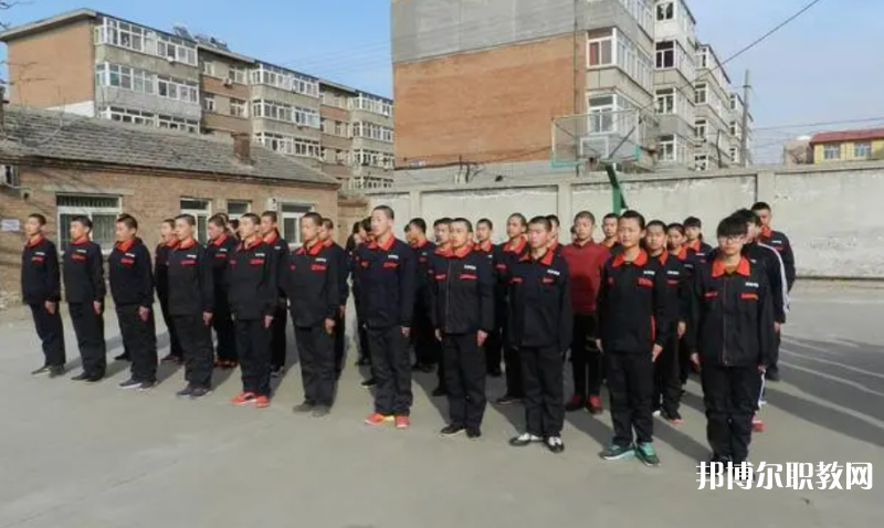 張家口靚典中等職業(yè)學校地址，乘車路線