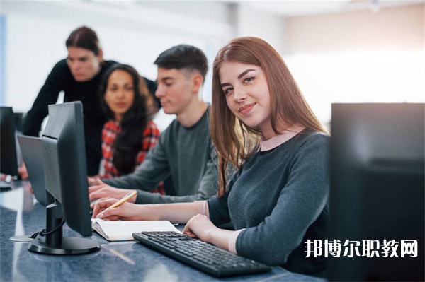 江蘇哪里的職業(yè)學校能讀藝術設計專業(yè)專業(yè)
