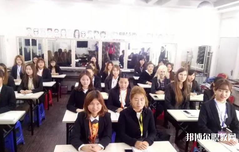 周口市世紀(jì)美容美發(fā)中等專業(yè)學(xué)校網(wǎng)站網(wǎng)址主頁(yè)