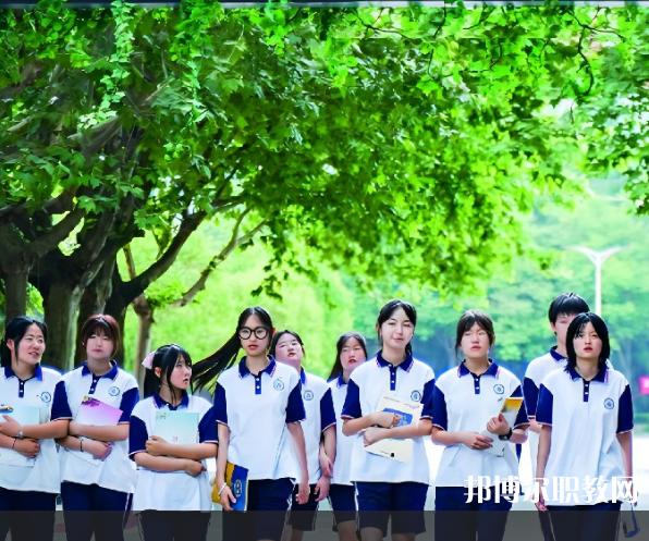 重慶2024年讀中專學(xué)?？刹豢梢钥即髮W(xué)