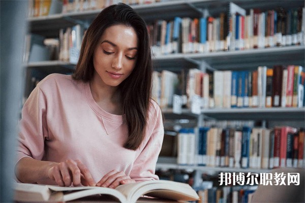 湖南哪里的中職學(xué)校能讀計算機及應(yīng)用專業(yè)專業(yè)