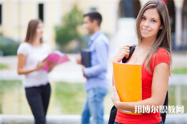 湖南哪里的中專學校能讀大數(shù)據(jù)技術(shù)運用專業(yè)