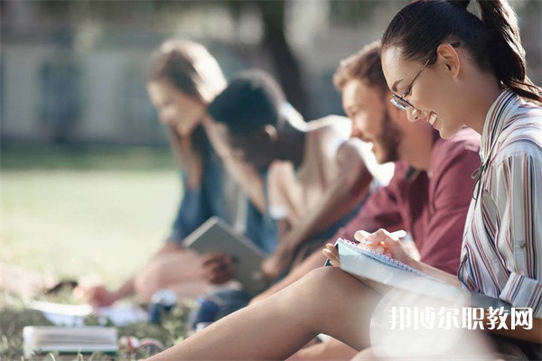 廣東哪里的職業(yè)學(xué)校能讀高星級(jí)飯店運(yùn)營(yíng)與管理專業(yè)