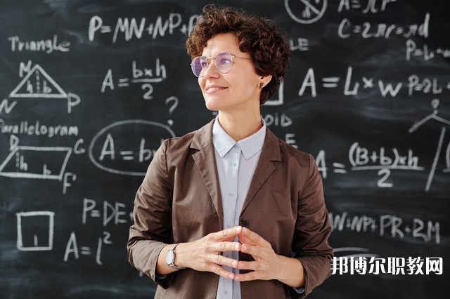 廣東哪里的職業(yè)學校能讀平面設(shè)計(廣告與展示)專業(yè)