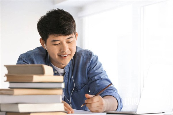 廣東哪里的職業(yè)學(xué)校能讀廣告藝術(shù)設(shè)計專業(yè)