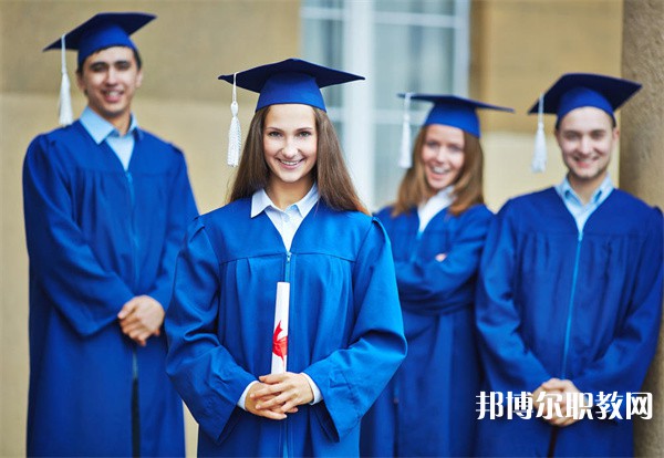 廣東哪里的職業(yè)學(xué)校能讀計(jì)算機(jī)平面設(shè)計(jì)（廣告設(shè)計(jì)與制作方向）專(zhuān)業(yè)