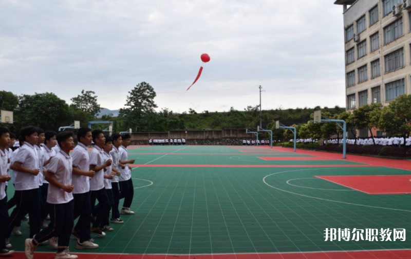 2024靈川縣職業(yè)中等專業(yè)學(xué)校招生計(jì)劃 招生人數(shù)是多少(附要求、條件、對(duì)象)