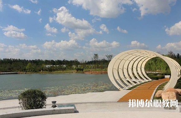 鞍山市現(xiàn)代服務學校網站網址主頁
