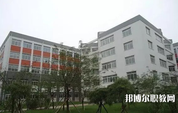 鞍山市藝術(shù)學(xué)校怎么樣、好不好