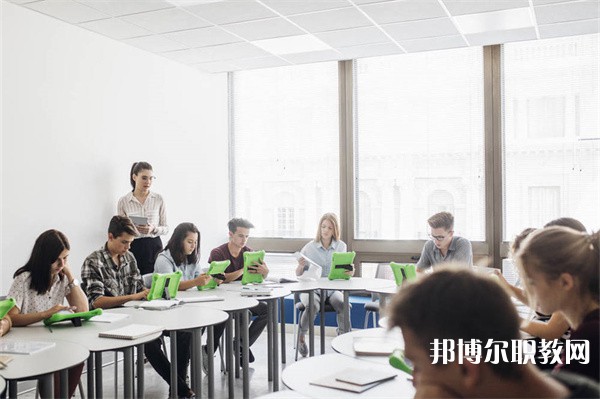 貴州哪里的中專學校能讀化工設備維修技術(shù)專業(yè)