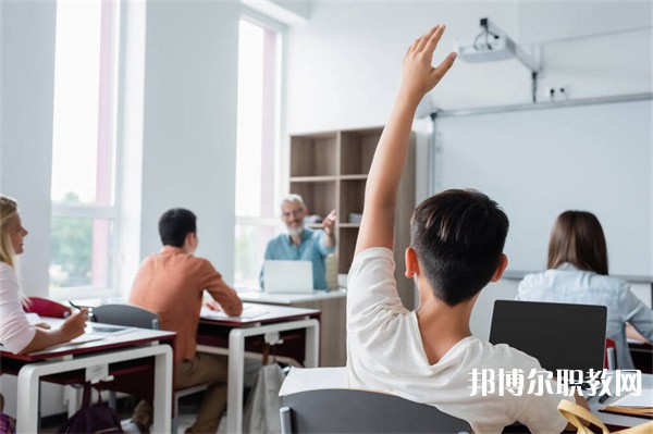 貴州哪里的中專學校能讀煙草技術及管理專業(yè)