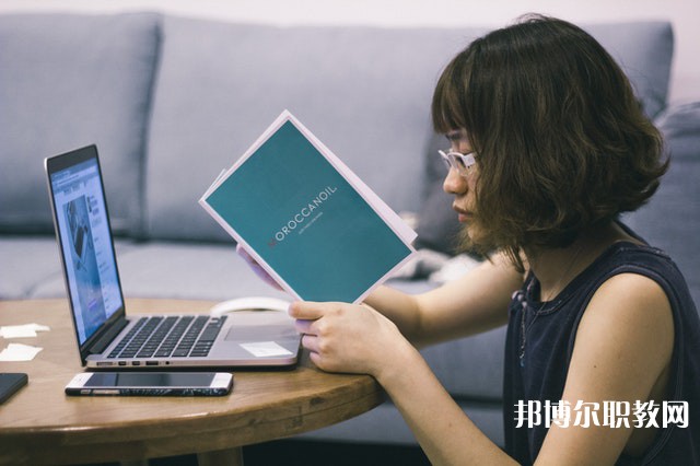 云南哪里的中職學校能讀電子應用技術與船舶輪機技師專業(yè)