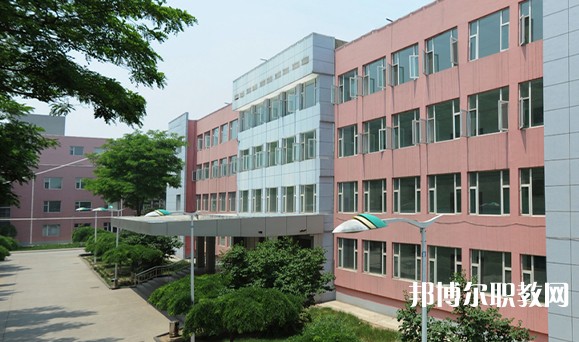 2025山西省潞安職業(yè)中等專業(yè)學(xué)校招生計(jì)劃 招生人數(shù)是多少(附要求、條件、對(duì)象)