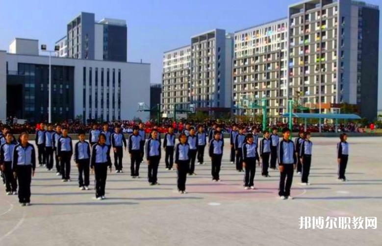 安徽2025年鐵路學(xué)校中專升大?？际裁? width=
