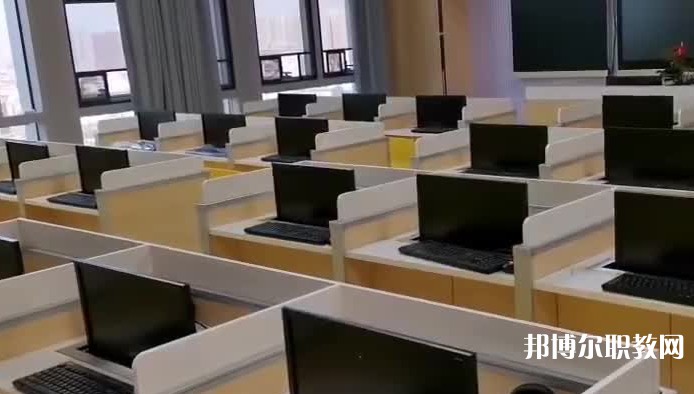 2025阜陽公辦技工學(xué)校最新排名前三名單