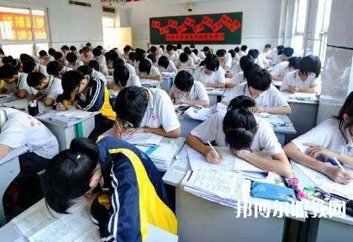 2025蘇州職業(yè)學校最新排名前三名單