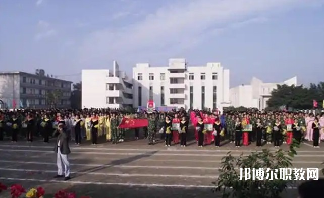 自貢2025年初中生可以去鐵路學校嗎
