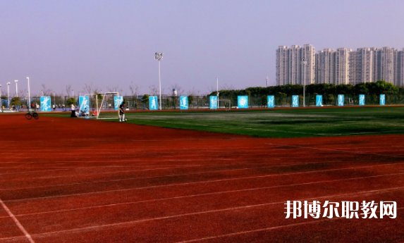 成都2025年中專鐵路學(xué)校可以考大專嗎