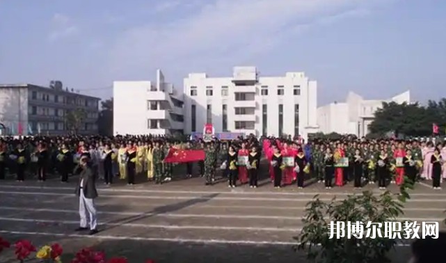 自貢2025年鐵路學(xué)校需要多少分