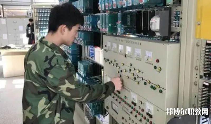自貢2025年鐵路學(xué)校有什么專(zhuān)業(yè)適合男生